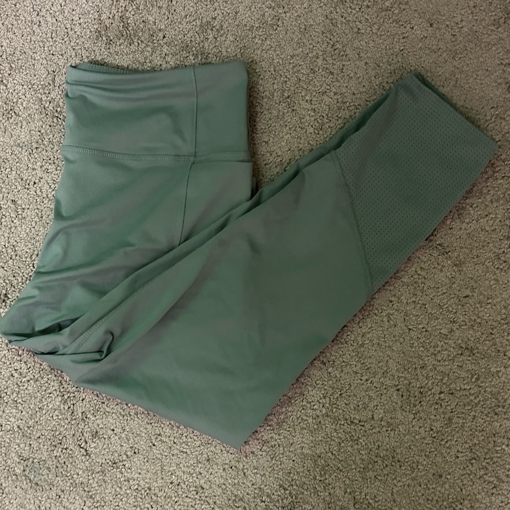Green L high-waisted leggings #leggings